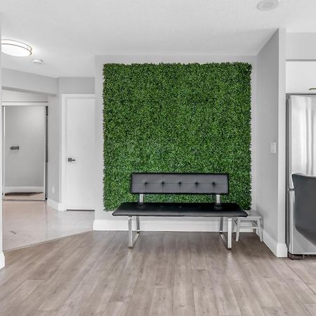 2 Bedroom Waterfront Condo Downtown W/ Free Parking Toronto Zewnętrze zdjęcie