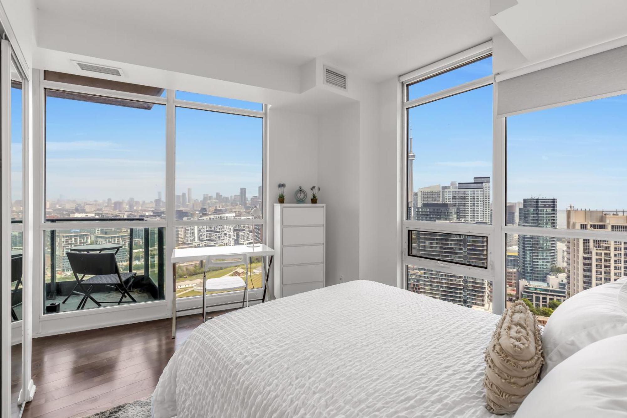 2 Bedroom Waterfront Condo Downtown W/ Free Parking Toronto Zewnętrze zdjęcie