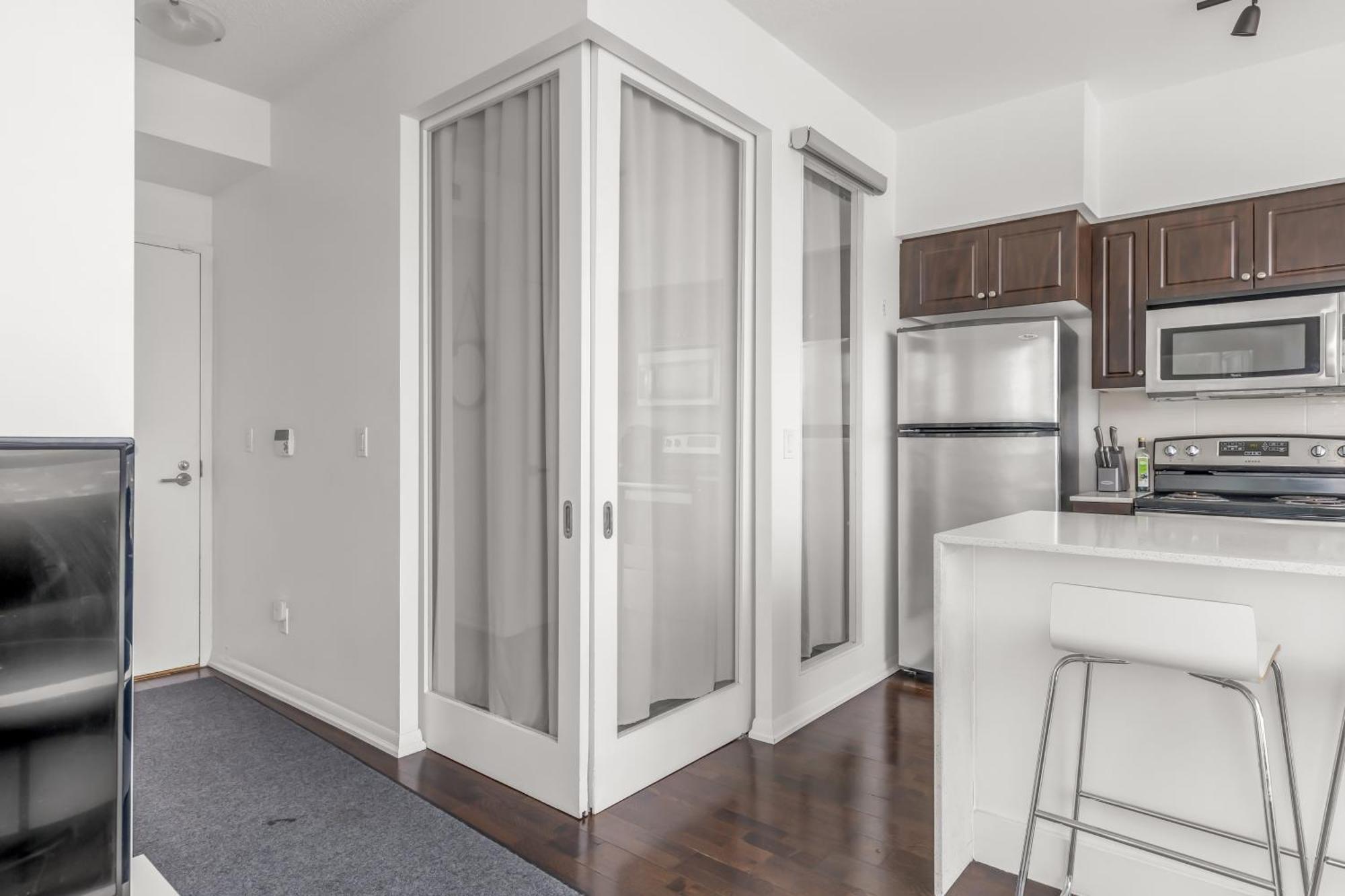 2 Bedroom Waterfront Condo Downtown W/ Free Parking Toronto Zewnętrze zdjęcie