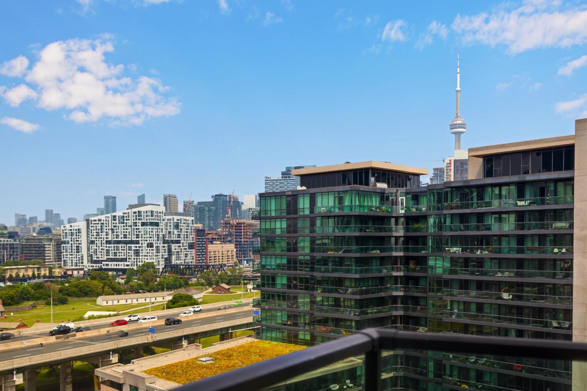 2 Bedroom Waterfront Condo Downtown W/ Free Parking Toronto Zewnętrze zdjęcie