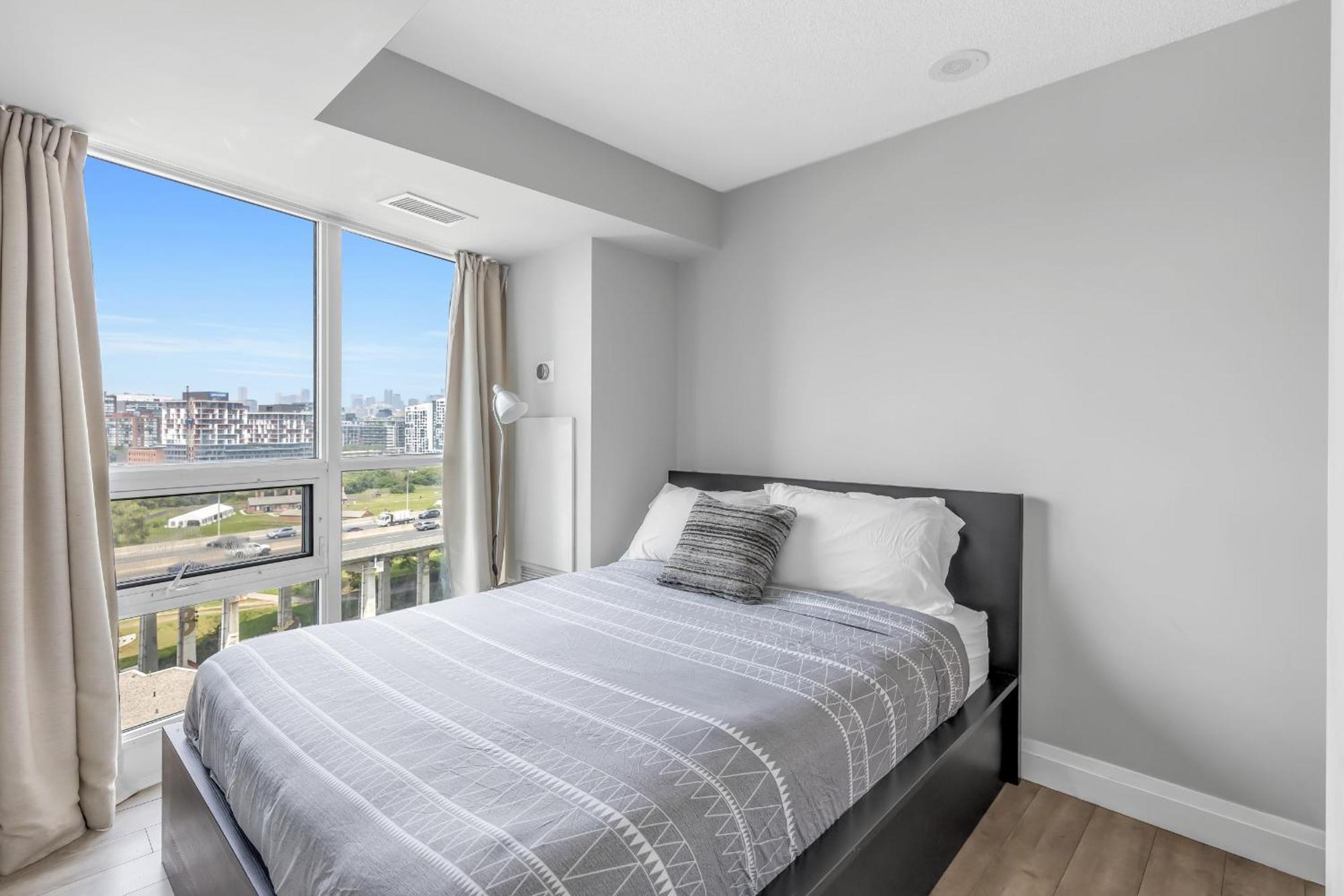 2 Bedroom Waterfront Condo Downtown W/ Free Parking Toronto Zewnętrze zdjęcie