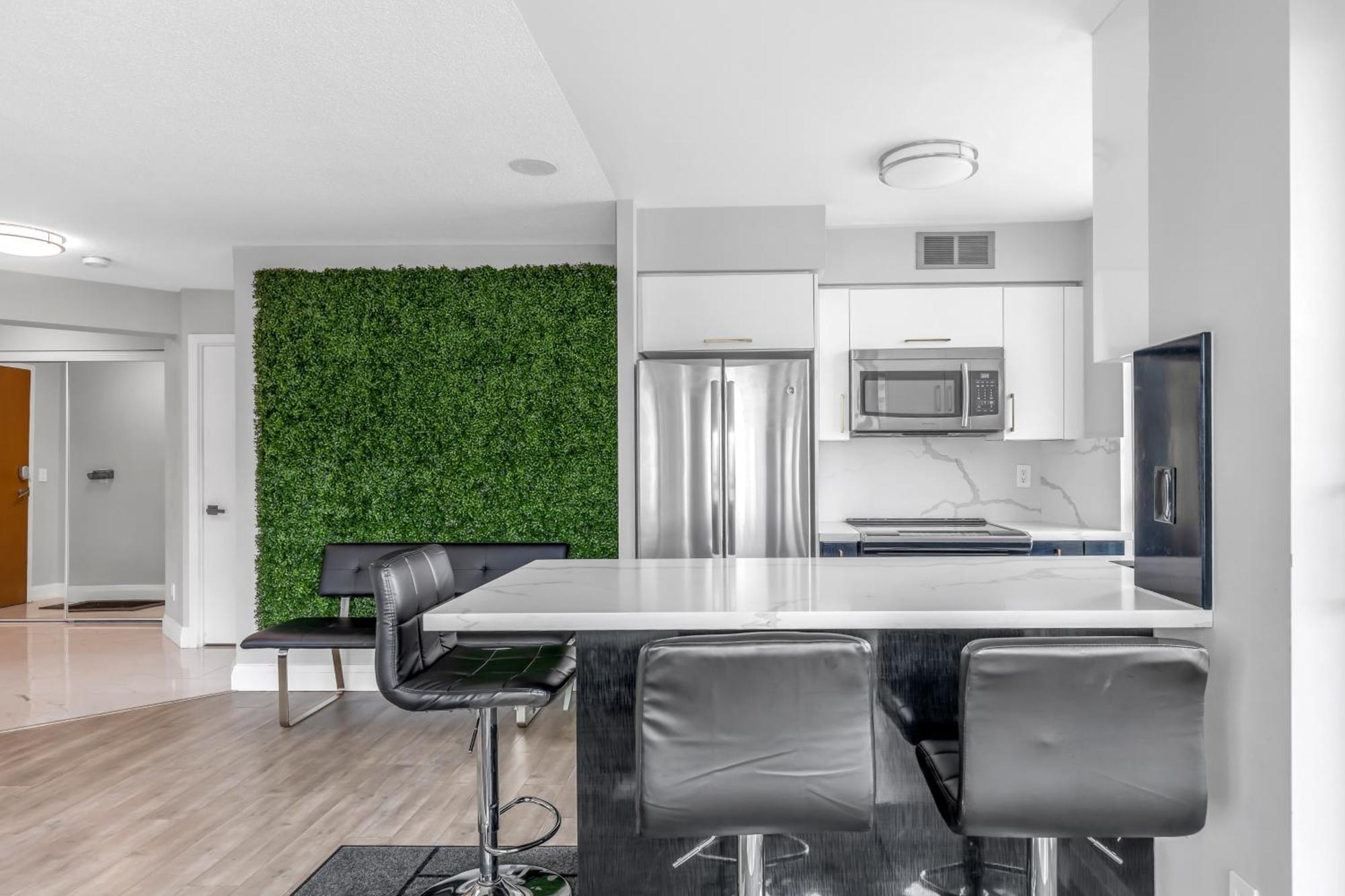2 Bedroom Waterfront Condo Downtown W/ Free Parking Toronto Zewnętrze zdjęcie