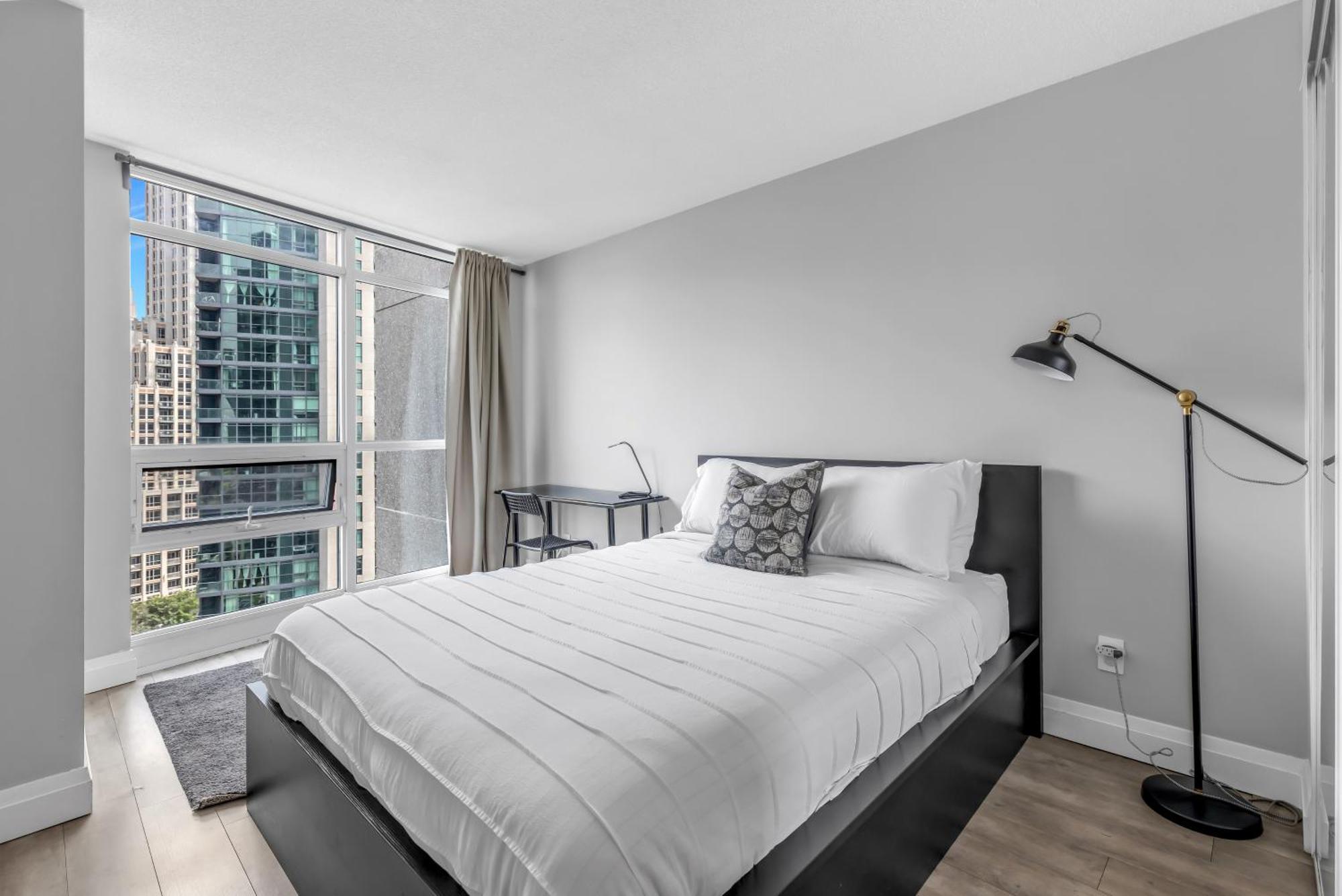 2 Bedroom Waterfront Condo Downtown W/ Free Parking Toronto Zewnętrze zdjęcie