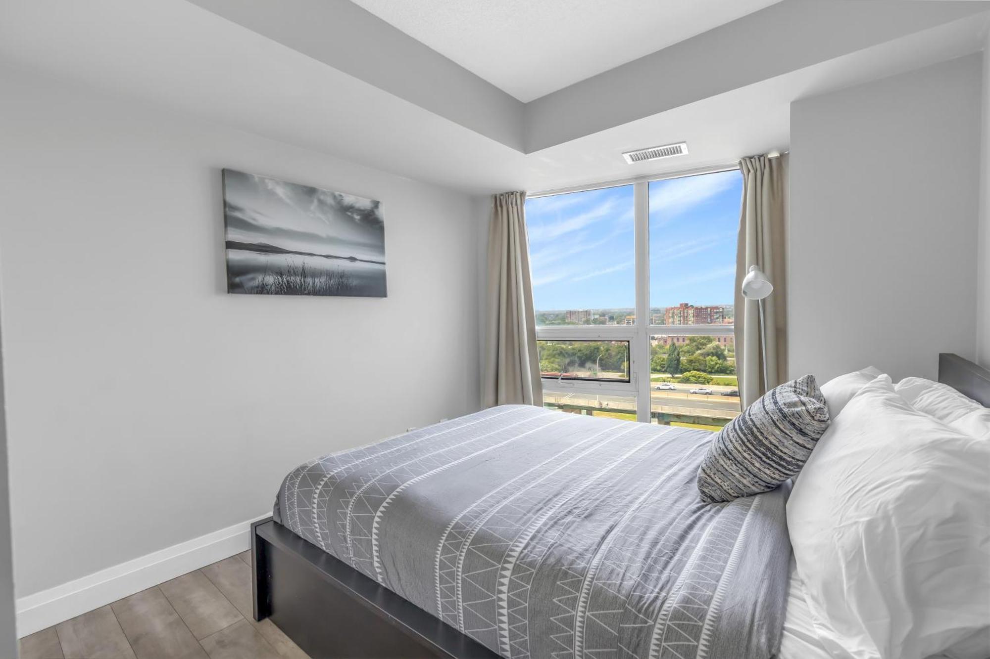 2 Bedroom Waterfront Condo Downtown W/ Free Parking Toronto Zewnętrze zdjęcie